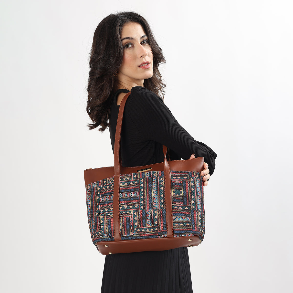 Womanix Shoulder Bag for Daily Use,with Decorative Arch Pattern Design
